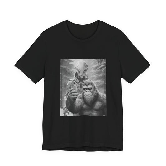 Alien & Gorilla Graphic Tee — Sci‑Fi Creature Selfie T-Shirt